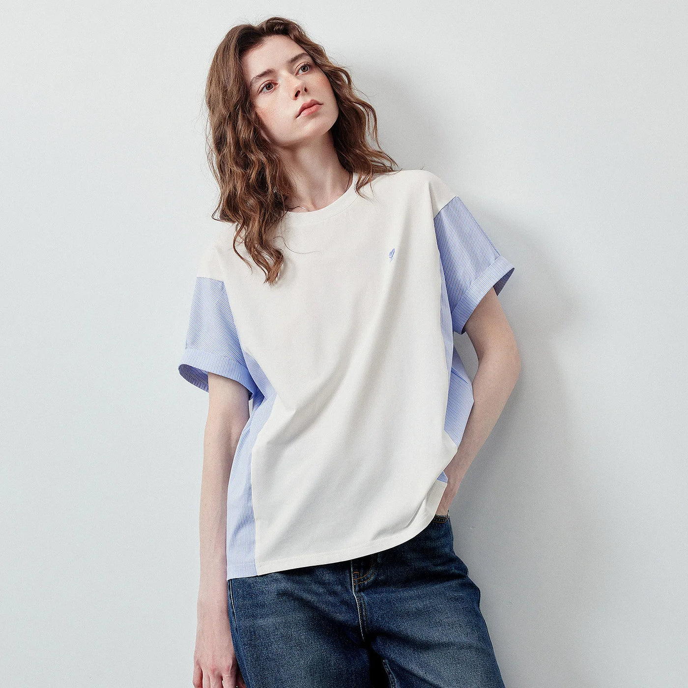 Camiseta Feminina Antibacteriana Listrada com Patchwork