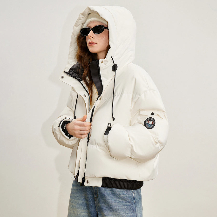 Jaqueta Puffer Feminina com Capuz e Recortes Coloridos