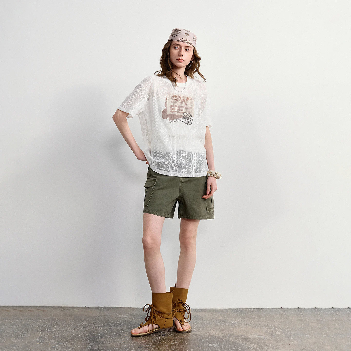 Blusa Feminina de Renda Transparente com Estampa Floral