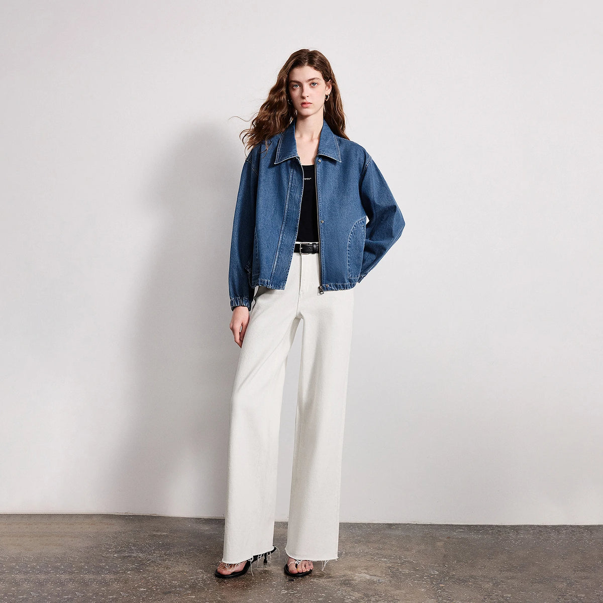 Jaqueta Jeans Feminina 100% Algodão com Bolsos