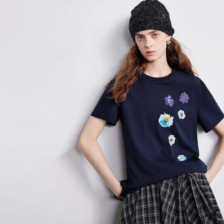 Camiseta Feminina de Liocel com Estampa Floral Artística