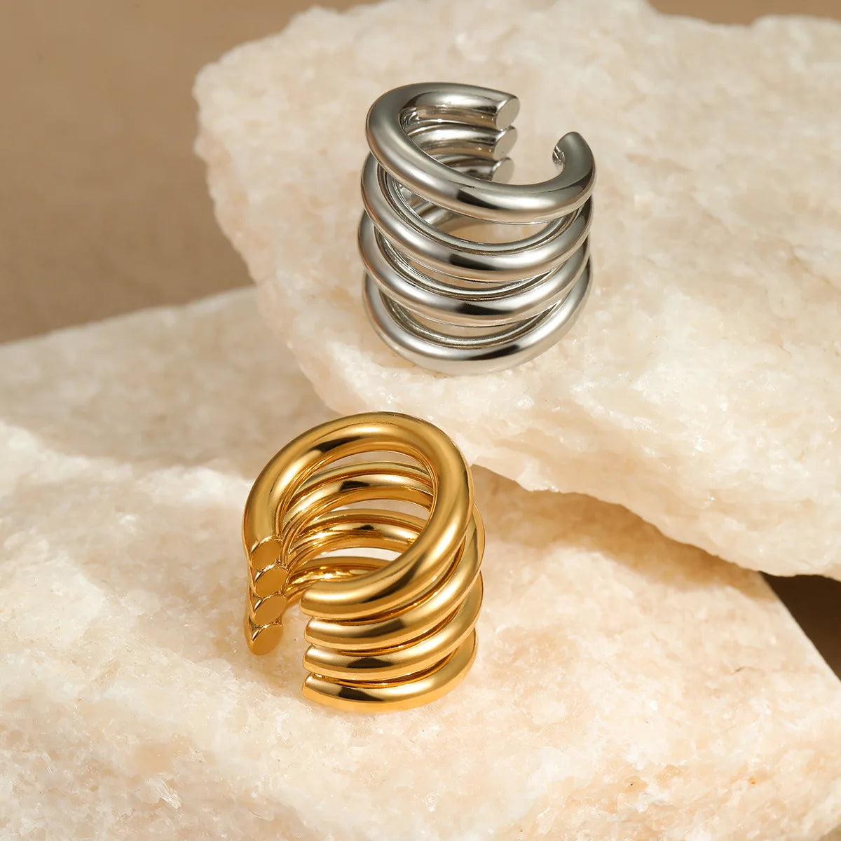 Ear Cuff C Minimalista em Aço Inoxidável