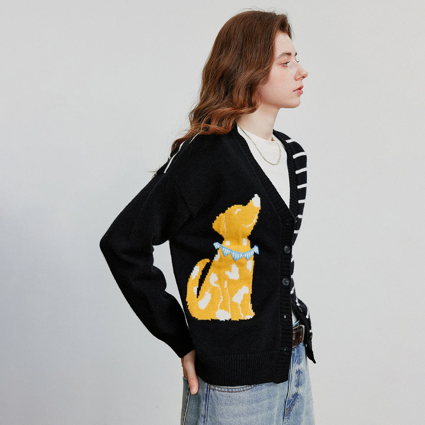 Cardigan Feminino de Tricô Jacquard Cachorro com Decote V