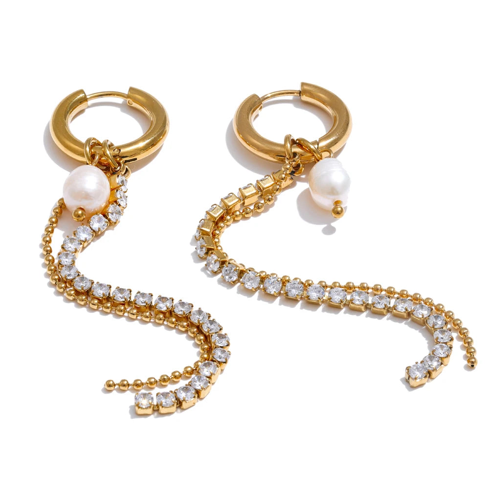 Brinco Pendente Longo com Pérola Natural e Zircônia