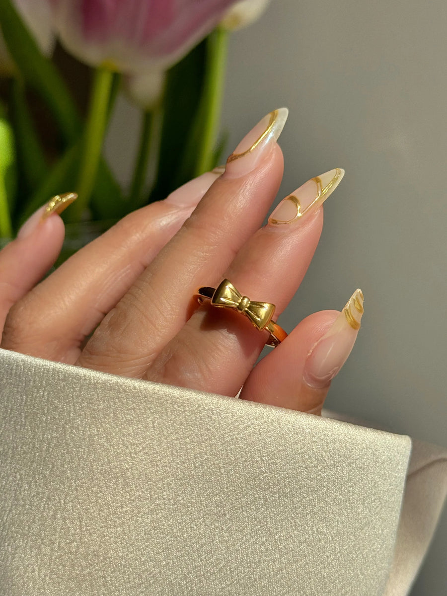 Anel Laço Delicado com Banho Ouro 18K