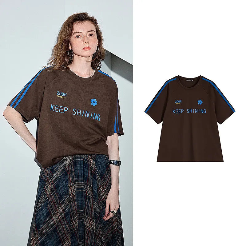 Camiseta Feminina Raglan Oversized com Estampa de Letras