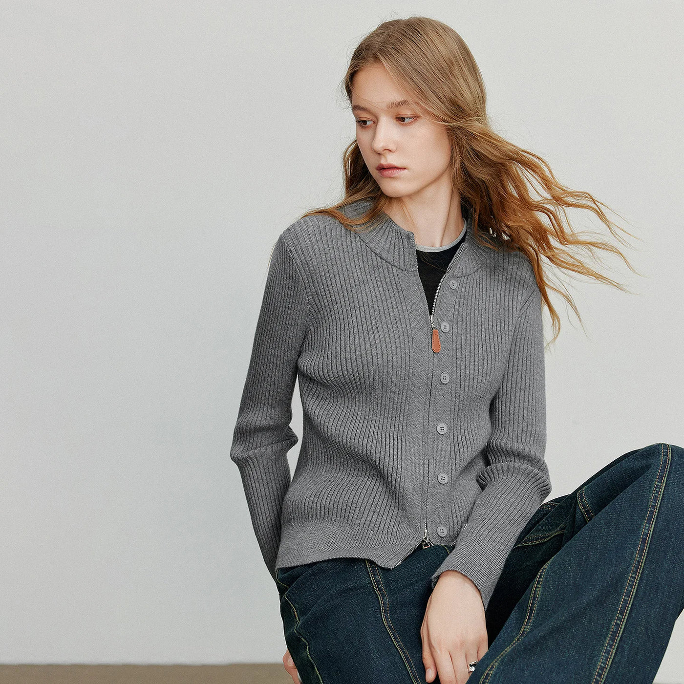 Cardigan Feminino de Tricô com Zíper e Caimento Slim