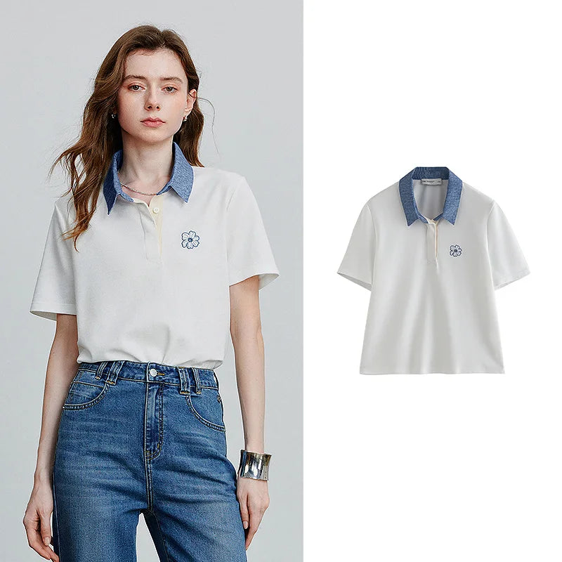 Camiseta Polo Feminina Piquet com Gola Jeans e Bordado