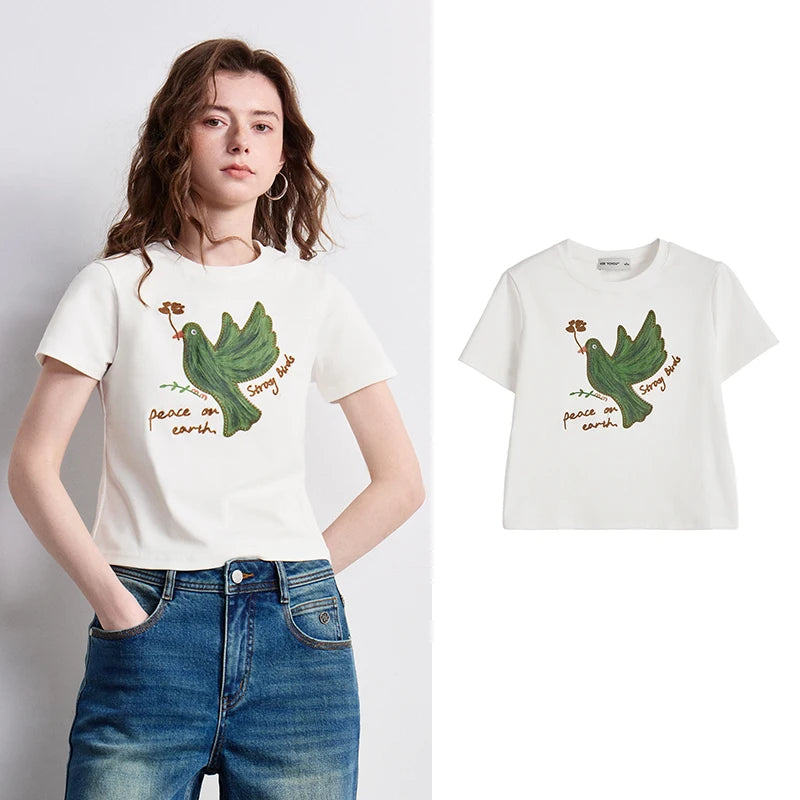 Camiseta Feminina de Algodão com Estampa Floral e Pássaros