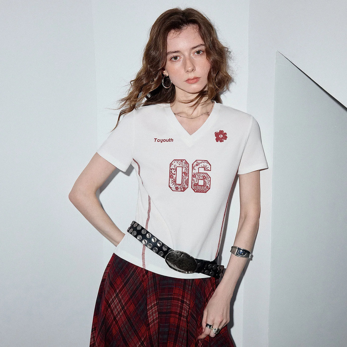 Camiseta Feminina Slim de Liocel com Decote V
