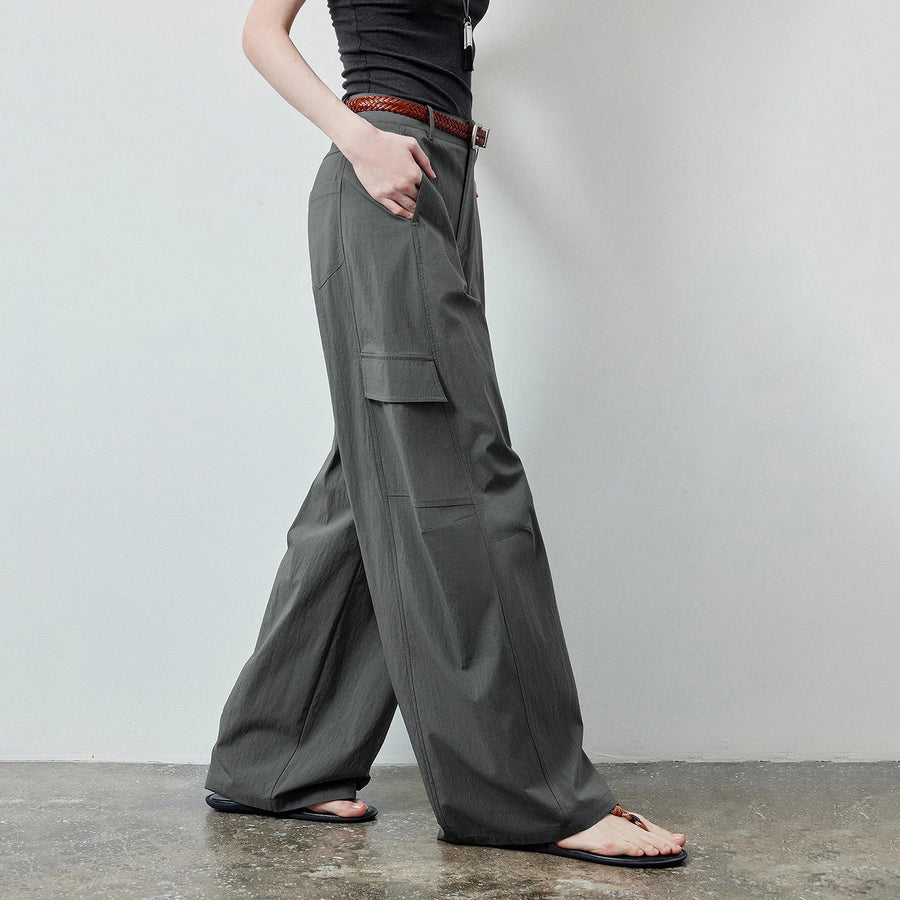 Calça Cargo Feminina Wide Leg com Múltiplos Bolsos