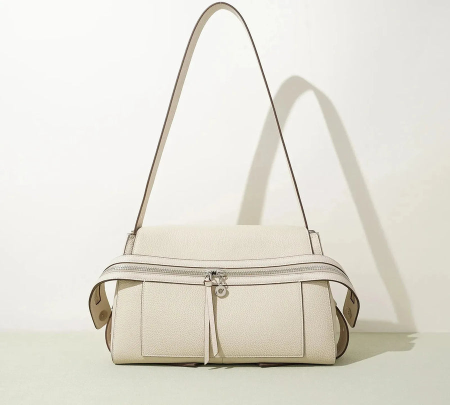 Bolsa Feminina de Couro Legítimo Baguete com Alça Única e Bolsos Internos