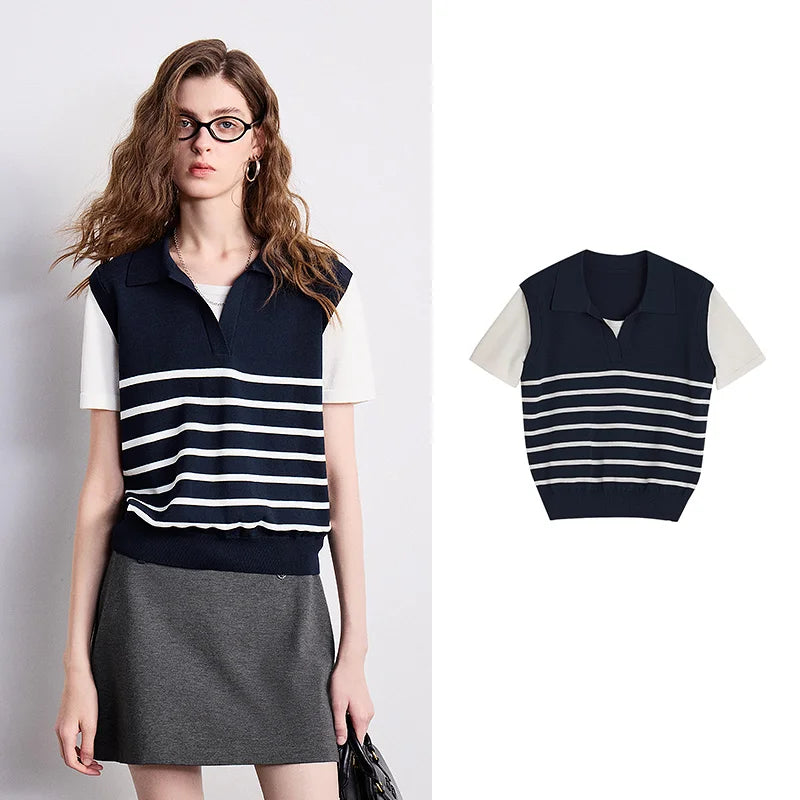 Blusa Feminina de Tricô Listrada com Gola Polo