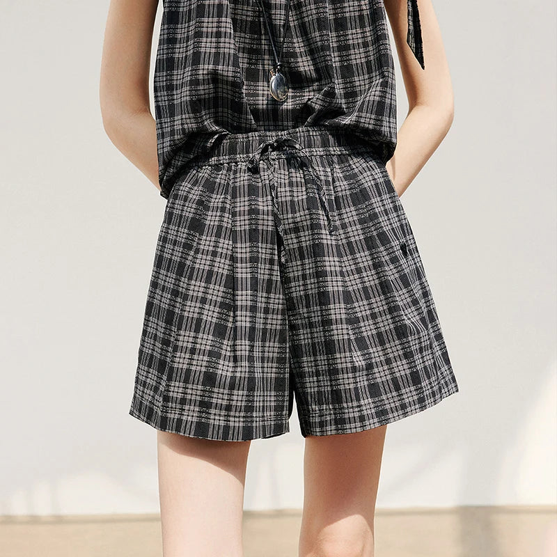 Shorts Xadrez Feminino Cintura Alta com Bordado
