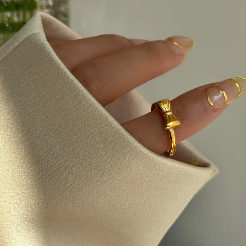 Anel Laço Delicado com Banho Ouro 18K