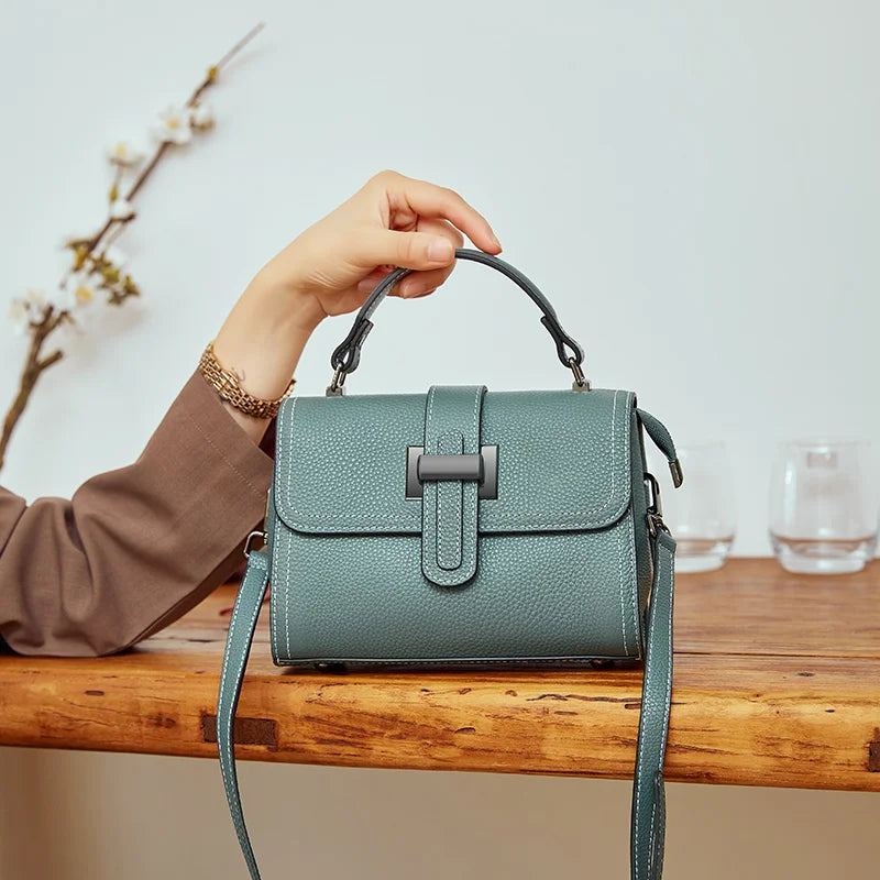 Bolsa feminina pequena de couro legítimo transversal quadrada com alça única