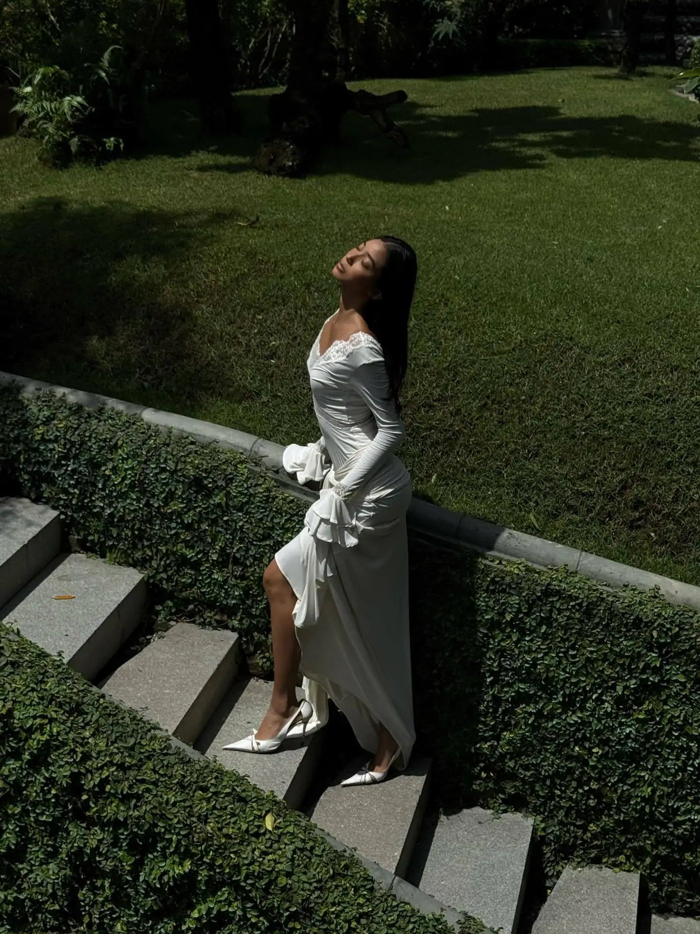 Elegant Curvy White Long Sleeve Dress Women's Sexy V Neck Lace Backless Maxi Dresses Winter Autumn Evening Female Clothing 2026