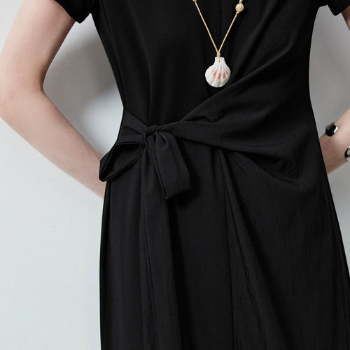 Vestido Camiseta Midi com Torção e Modelagem Ajustada