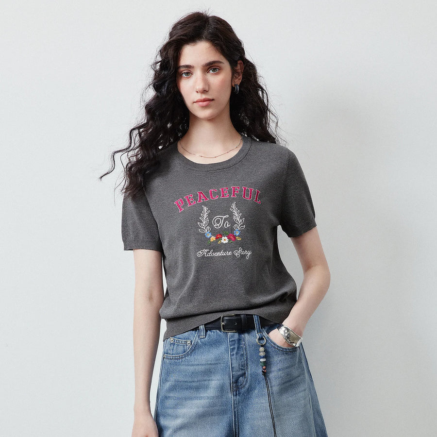 Blusa Feminina de Tricô com Bordado de Coroa e Letras