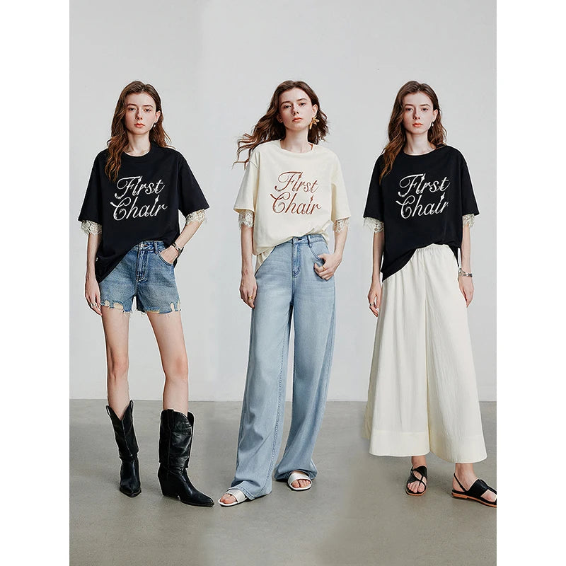 Camiseta Feminina Alongada com Letras e Renda