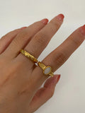 Anel Oval com Madrepérola e Banho Ouro 18K