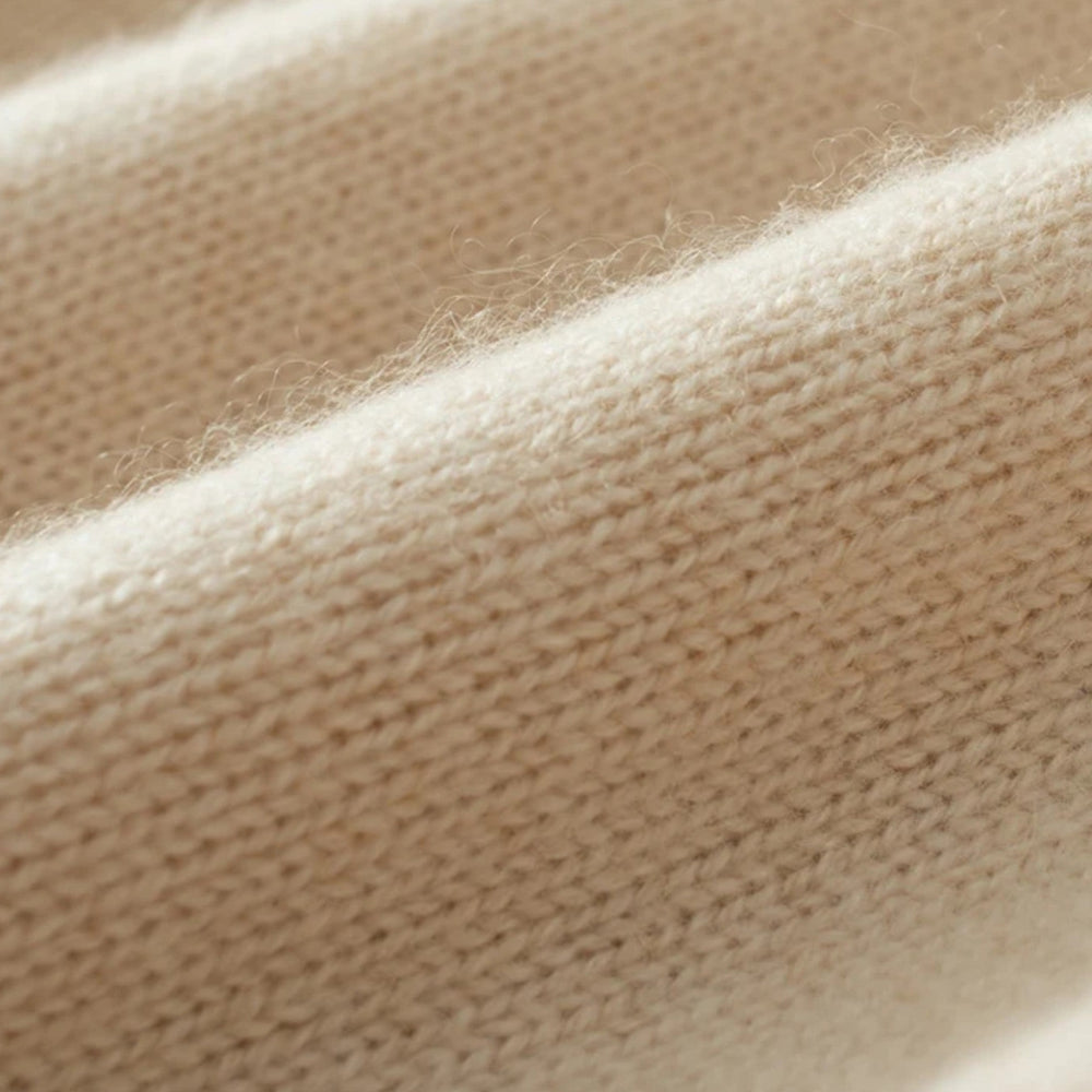 Suéter Feminino de Cashmere com Gola Alta - Elegância e Conforto