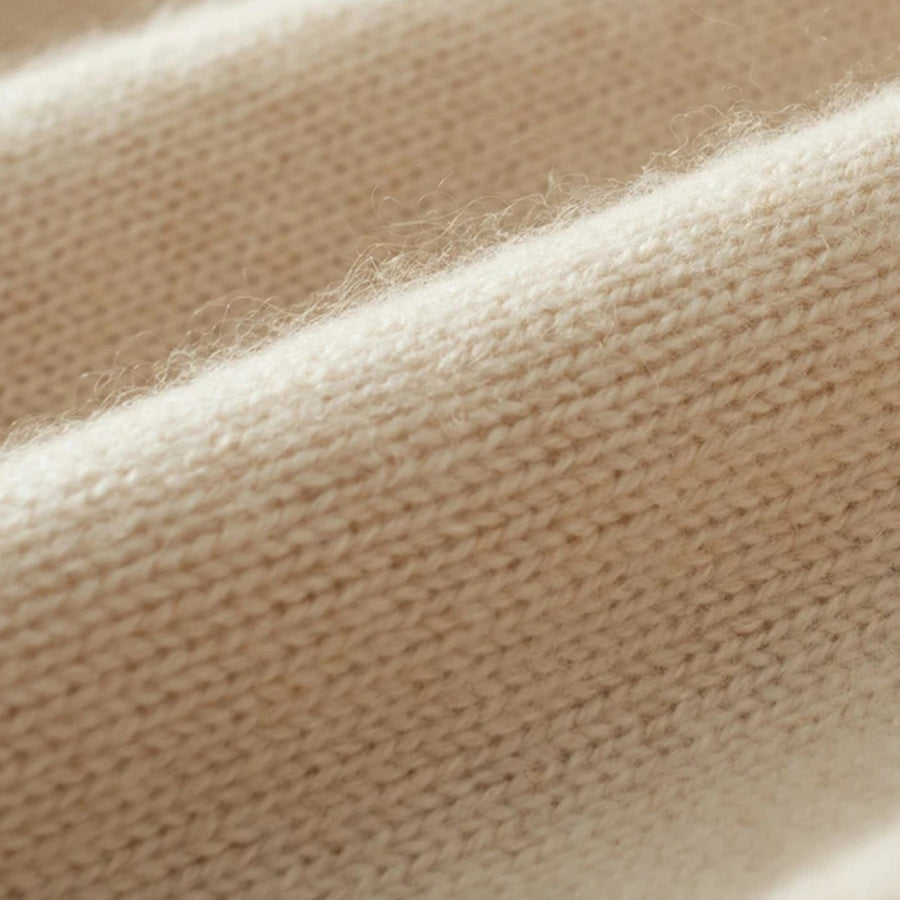 Suéter Feminino de Cashmere com Gola Alta - Elegância e Conforto