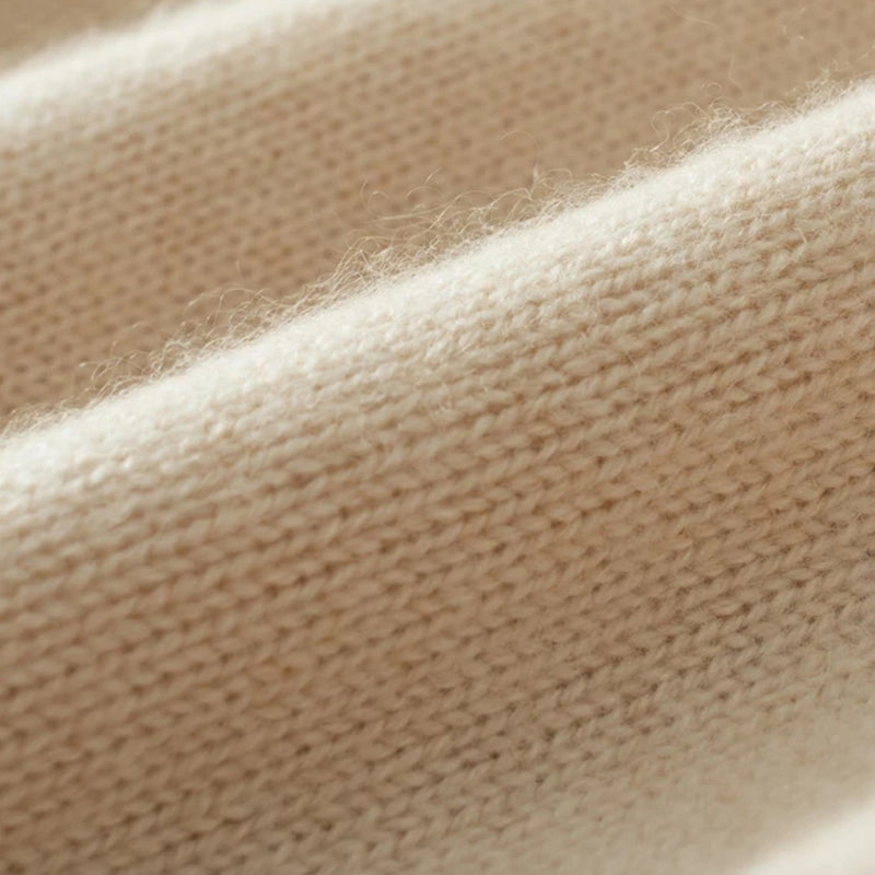 Suéter Feminino de Cashmere com Gola Alta - Elegância e Conforto