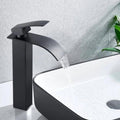 Torneira para banheiro Elegância Bica Alta Cascata Monocomando em Cromado Premium.