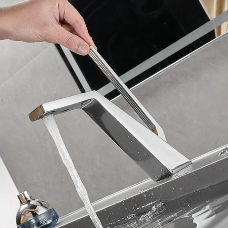 Torneira para banheiro Elegância Bica Alta Monocomando em Cromado Premium. Prata