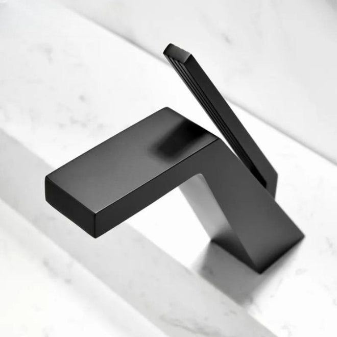 Torneira para banheiro Elegância Bica Alta Monocomando em Cromado Premium. Preto
