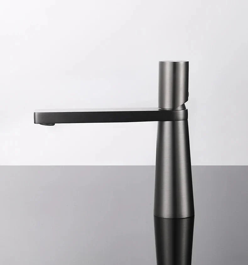 Torneira para banheiro Elegância Bica Alta Monocomando em Cromado Premium.