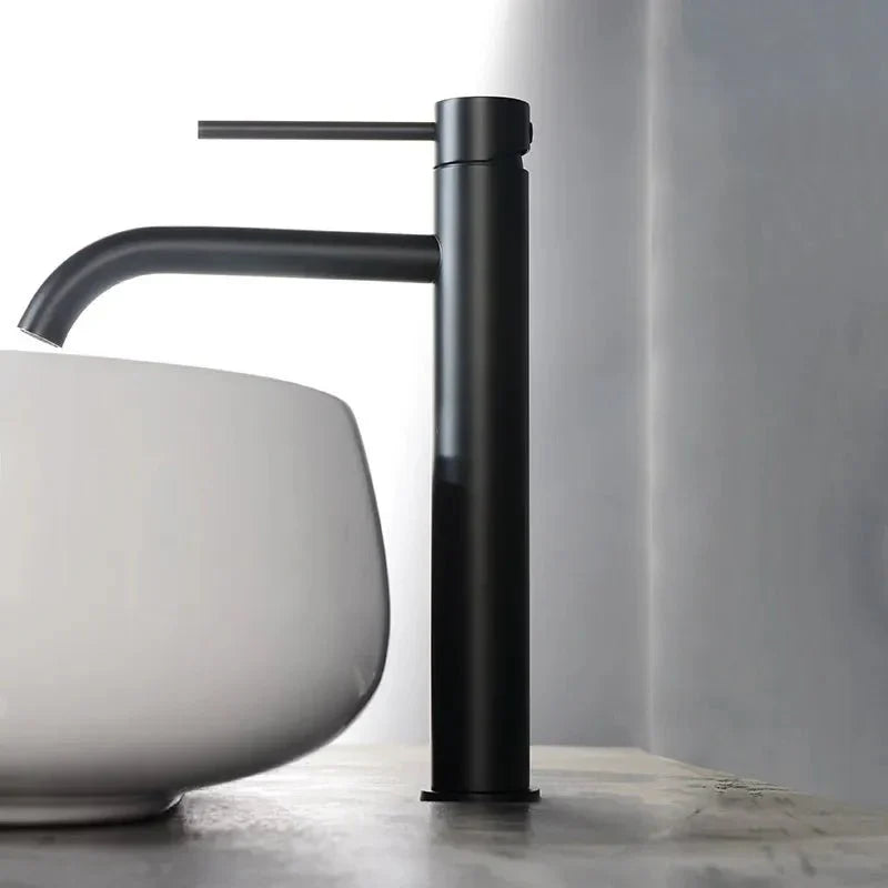 Torneira para banheiro Elegância Bica Alta Monocomando em Cromado Premium.