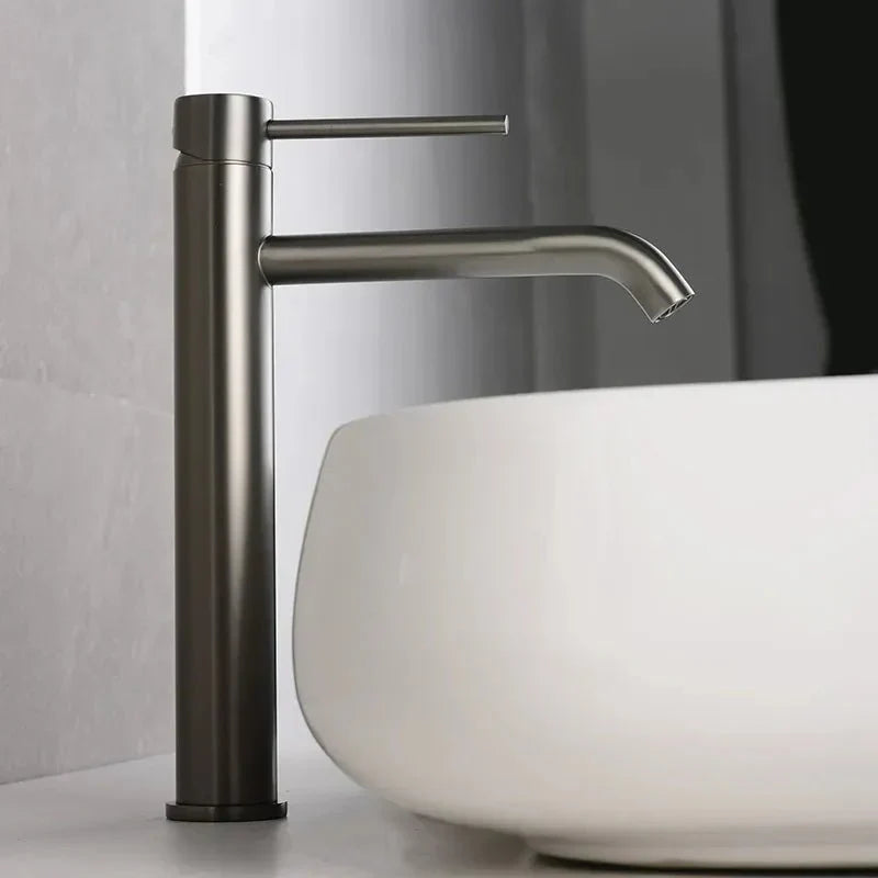 Torneira para banheiro Elegância Bica Alta Monocomando em Cromado Premium.