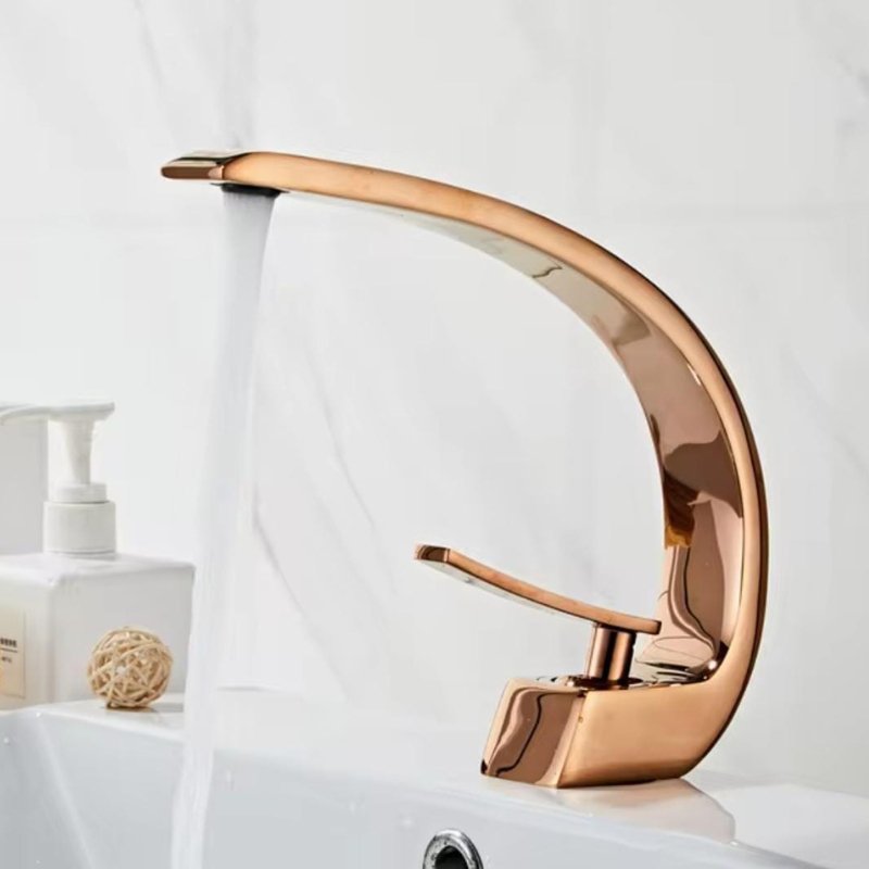 Torneira para banheiro Elegância Bica Alta Monocomando em Preto Fosco.