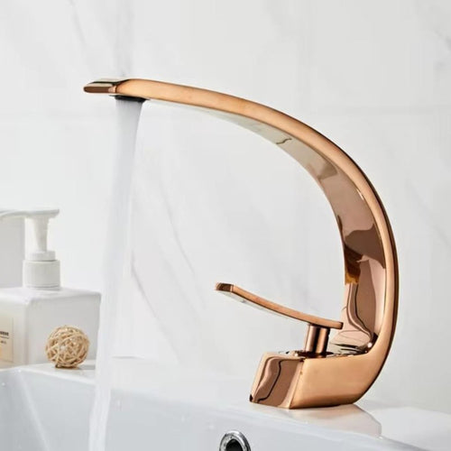 Torneira para banheiro Elegância Bica Alta Monocomando em Preto Fosco.