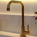 Torneira para banheiro Elegância Bica Móvel Monocomando em Dourado Brilhante.
