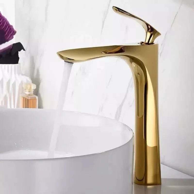 Torneira para banheiro Elegância Monocomando com Design em Bica Alta e Acabamento Cromado Premium. Dourado