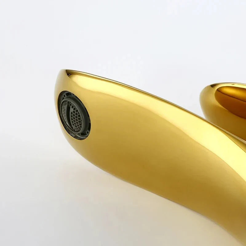 Torneira para banheiro Elegância Monocomando com Design em Bica Alta e Acabamento Cromado Premium.
