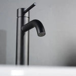 Torneira para banheiro Elegante Bica Baixa Monocomando em Cromado Premium.