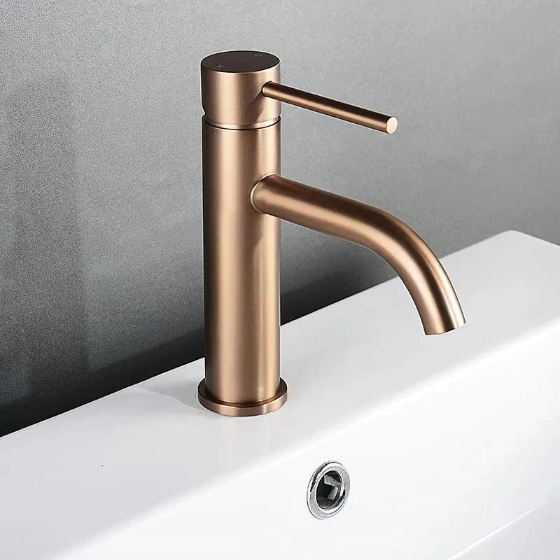 Torneira para banheiro Elegante Bica Baixa Monocomando em Cromado Premium.