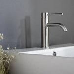 Torneira para banheiro Elegante Bica Baixa Monocomando em Cromado Premium.