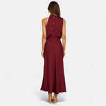 Vestido Longo de Cetim Sem Mangas para Mulheres – Caimento Fluido e Elegância Atemporal