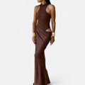 Vestido Maxi de Cetim com Recortes para Mulheres – Fluidez Sedosa e Silhueta Esculpida Marrom
