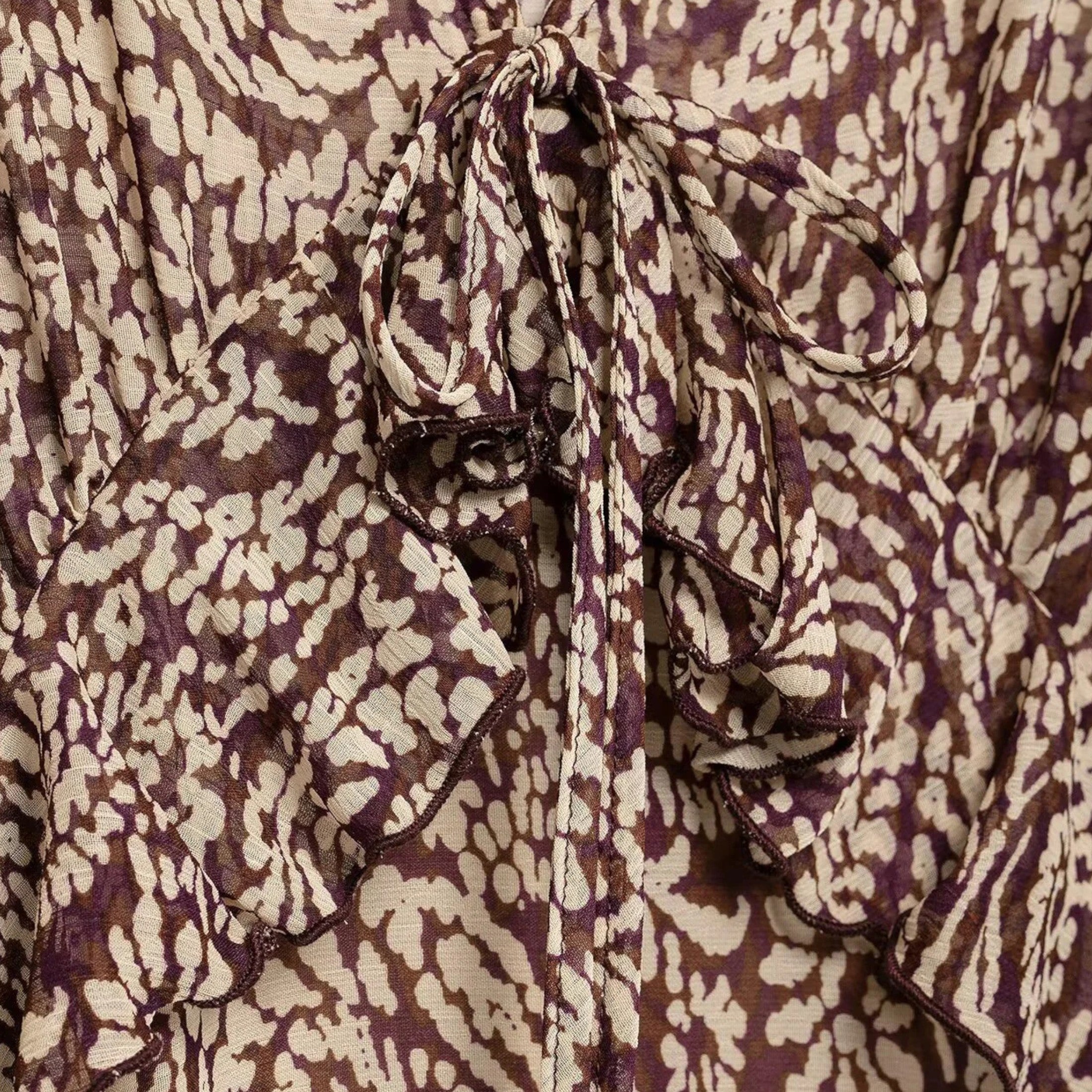 Vestido Midi Estampado Feminino – Elegância de Outono com Decote em V