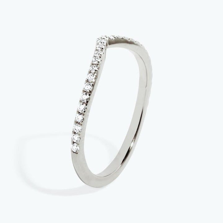 Anel Simple V - Cravejado Prata