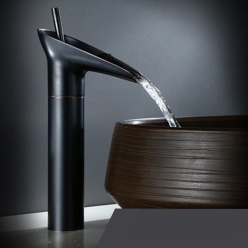 Torneira de Cascata em Latão Antigo - Misturador de Pia de Banheiro com Design de Alça Única Preto Alto (Perfil Alto)