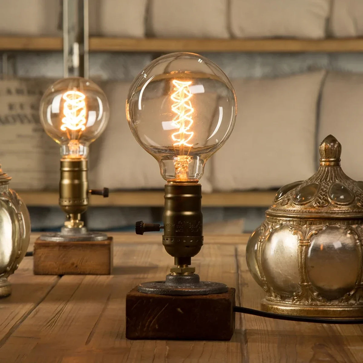 Luminária de Mesa Retrô, peça de luminárias de mesa da VivaCasa — imagem 2