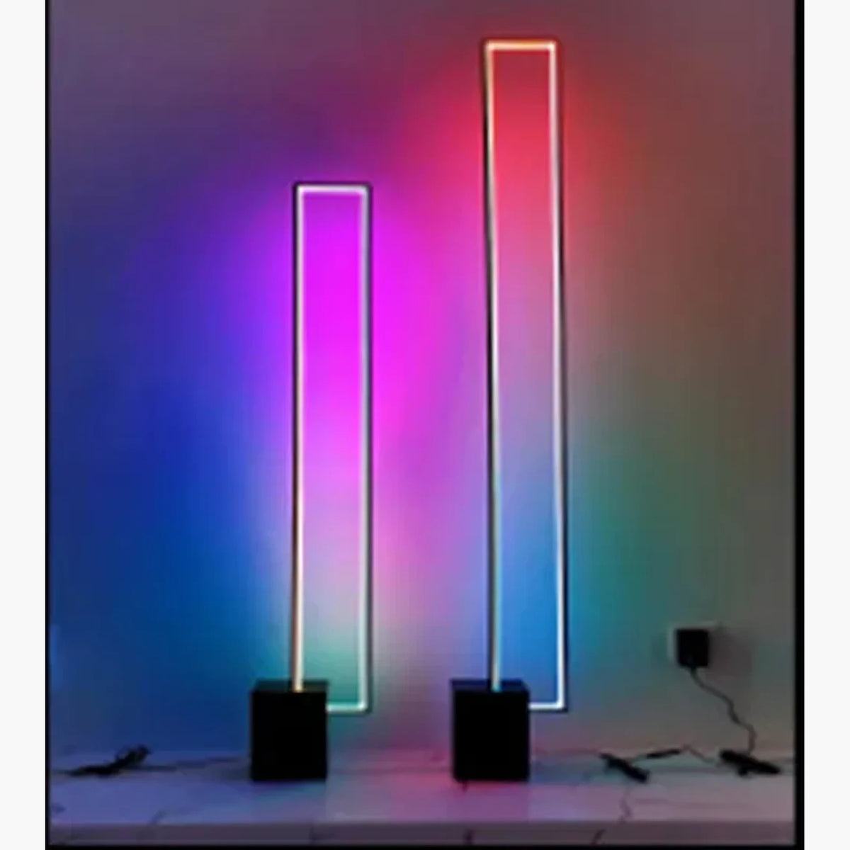 Luminária de Piso Contemporâneo Quadrado, peça de luminárias de piso da VivaCasa — imagem 9
