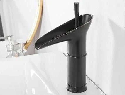 Torneira de Cascata em Latão Antigo - Misturador de Pia de Banheiro com Design de Alça Única